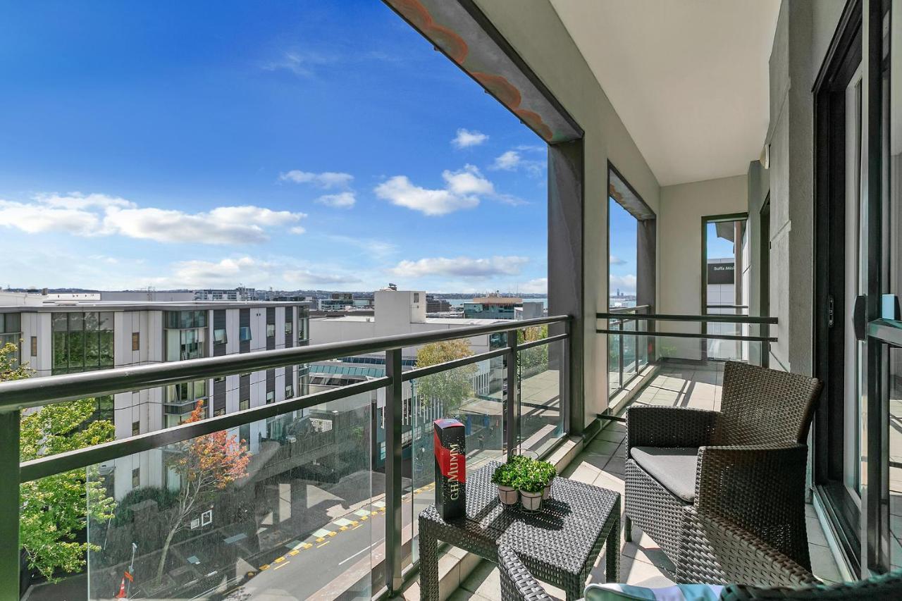 Your Family Getaway - Rooftop Spa & Pool! Auckland Exterior foto